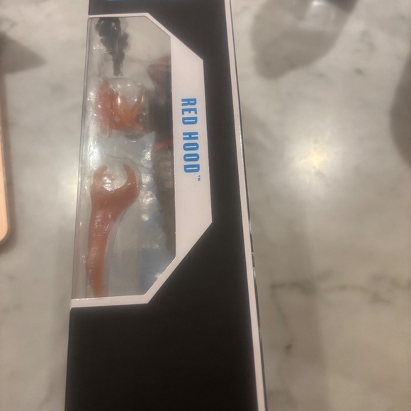 Red Hood DC mulitverse - Picture 3 of 4